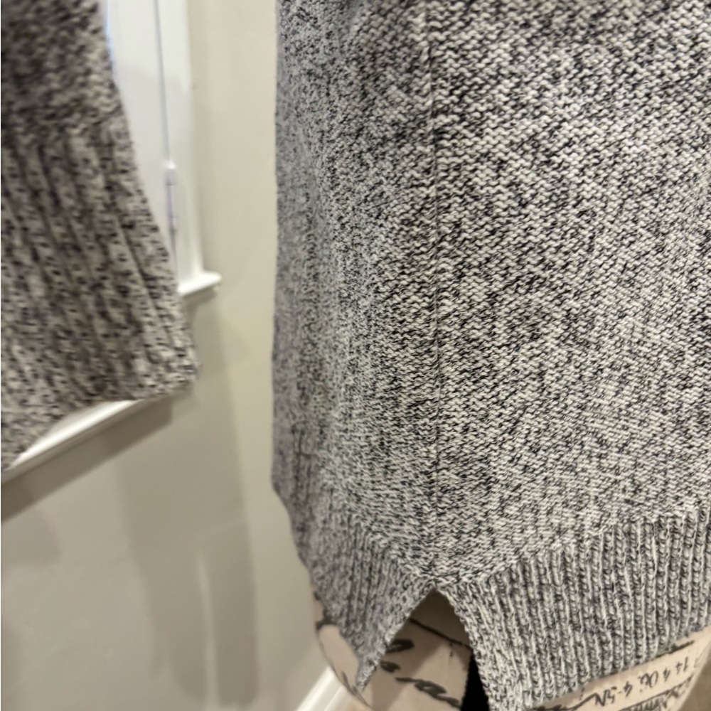 Madewell Heather Gray Button-Front Knit Cardigan with Tortoise Buttons - Picture 3 of 5